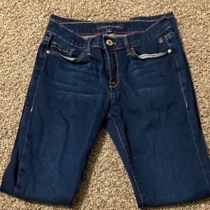 Tommy Hilfiger size 2 dark blue Greenwich skinny jeans